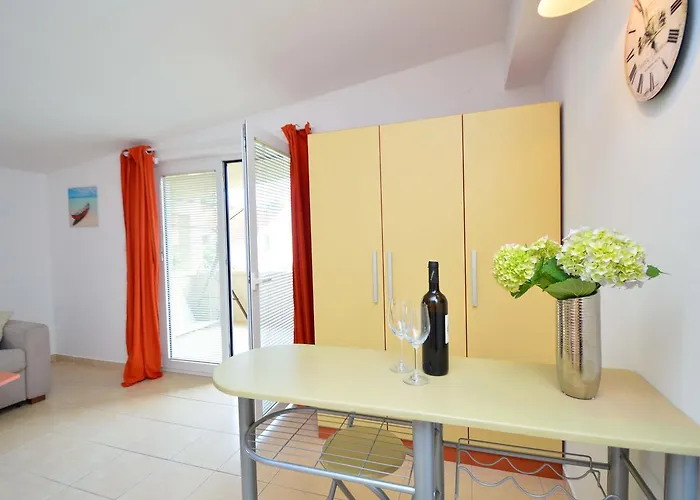 Lastavica-2 By Interhome דירה יאדריה